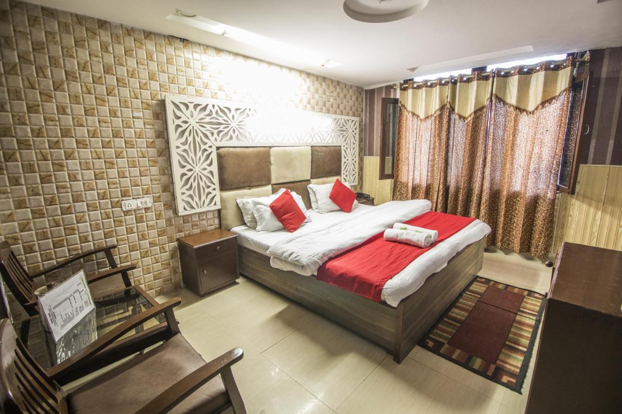 Holiday Plaza Hotel ดัลเฮาซี ภายนอก รูปภาพ