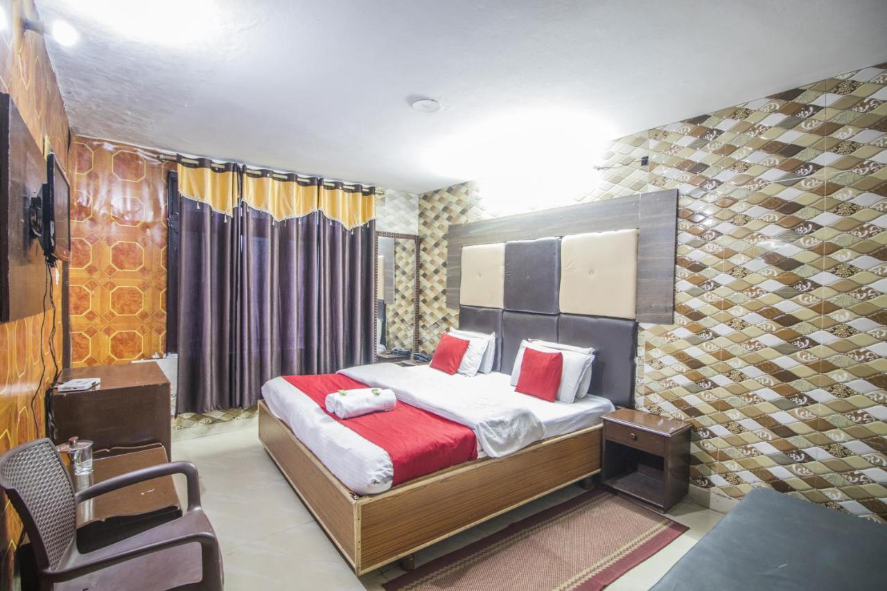 Holiday Plaza Hotel ดัลเฮาซี ภายนอก รูปภาพ