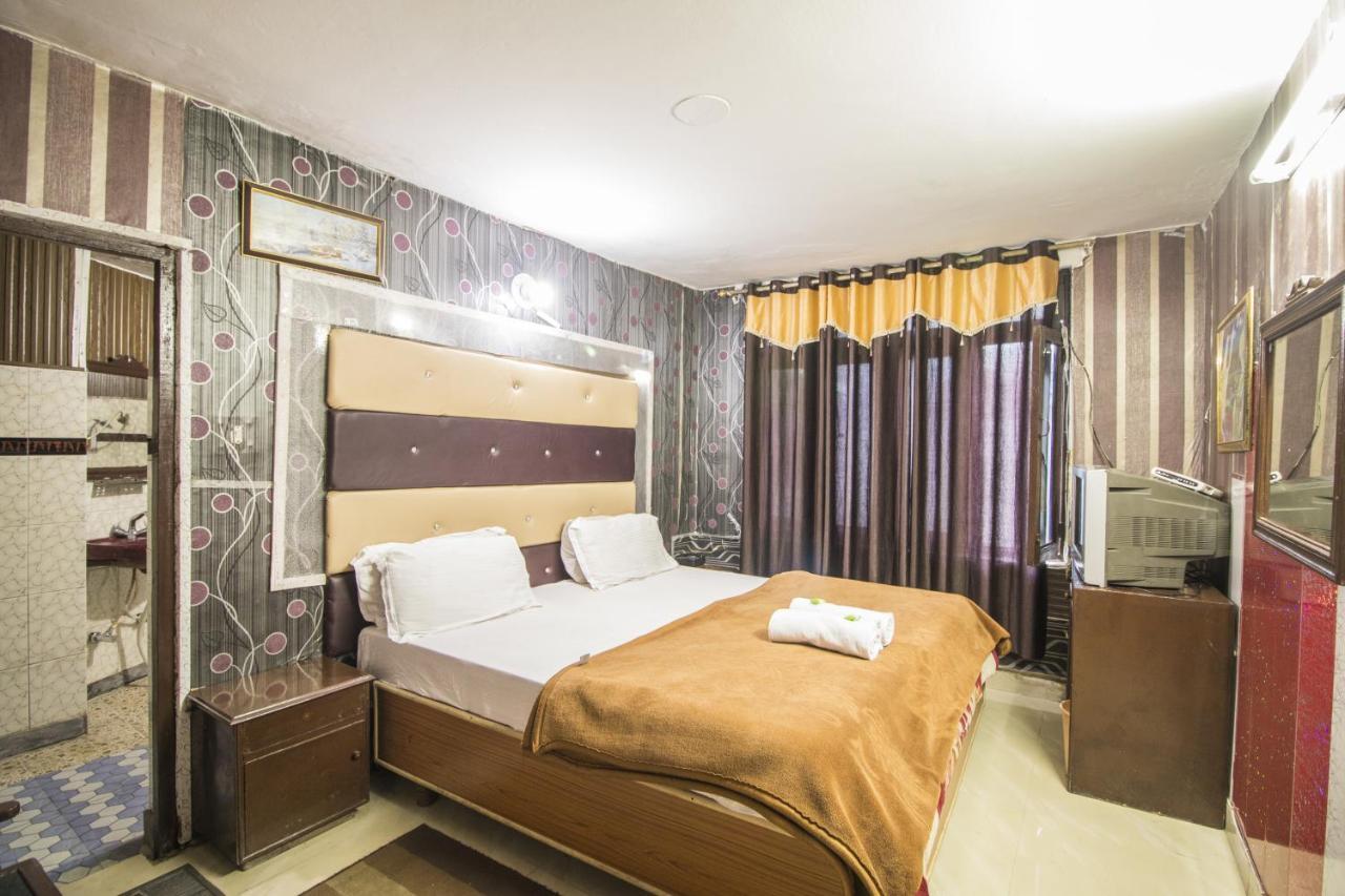 Holiday Plaza Hotel ดัลเฮาซี ภายนอก รูปภาพ