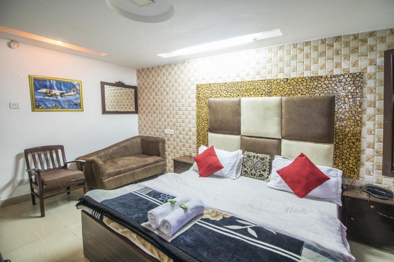 Holiday Plaza Hotel ดัลเฮาซี ภายนอก รูปภาพ
